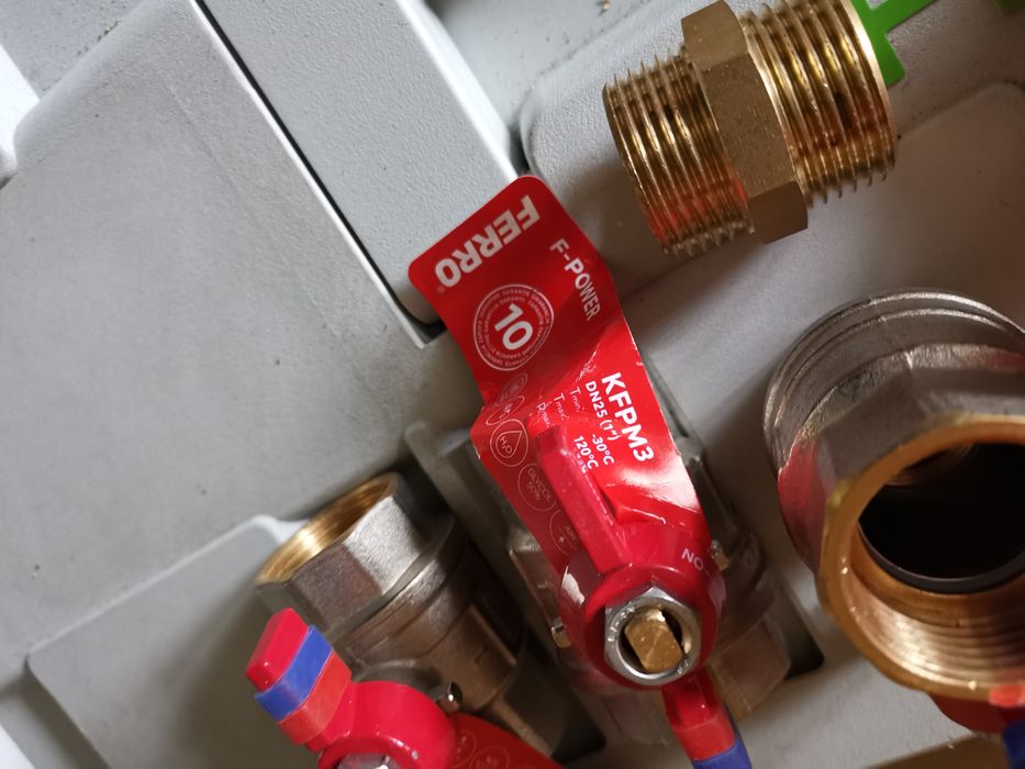 Afriso odpowietrznik automatyczny i zawory kulowe 1 cal