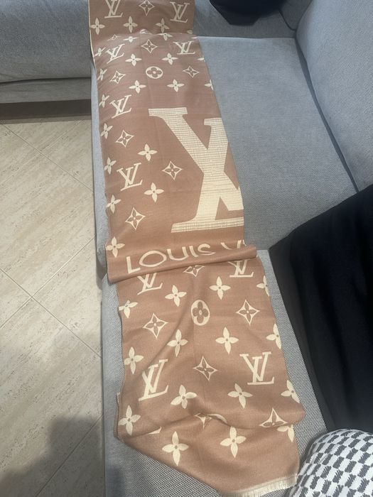 Caschecol Louis Vitton