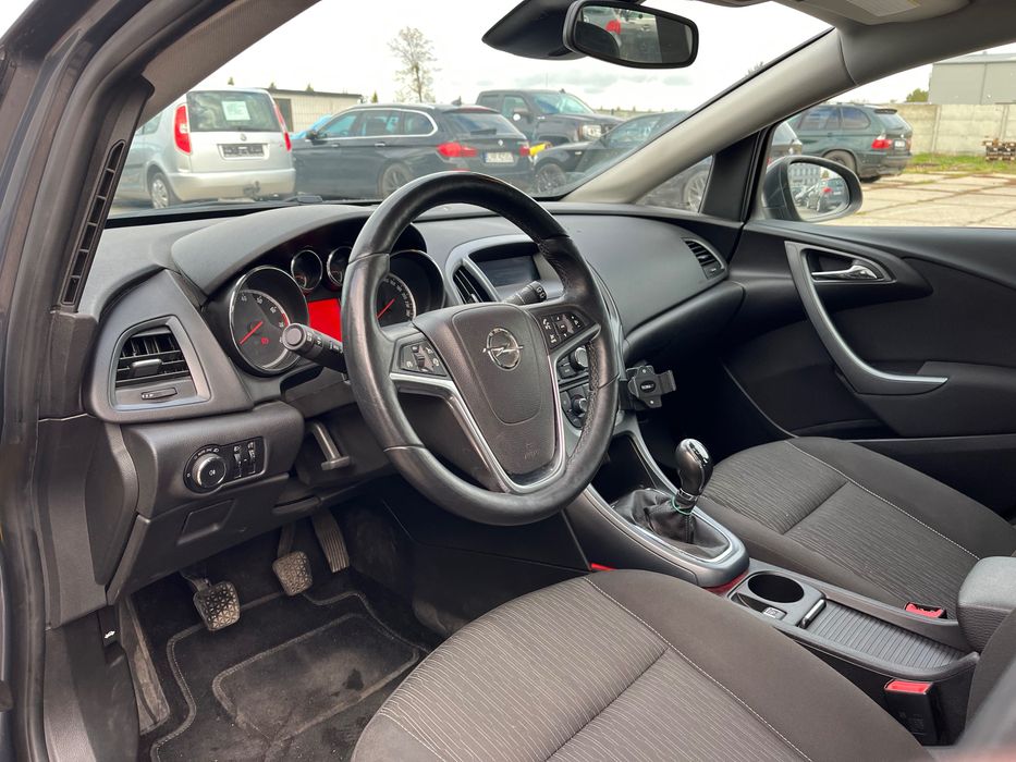 Astra j mały przebieg, okazja