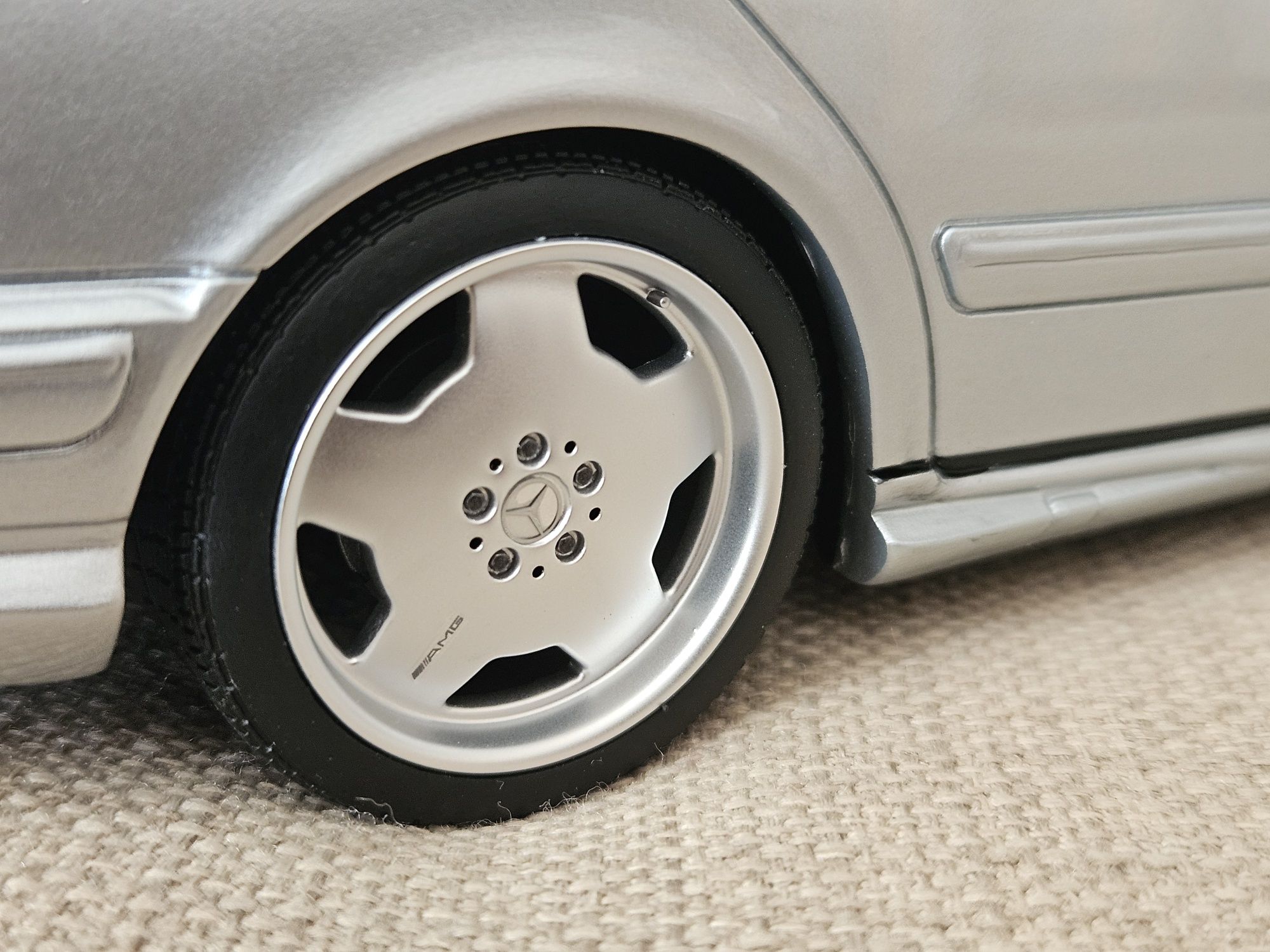 Mercedes Benz E55 AMG W210 1:18 Otto Models LIMIT!