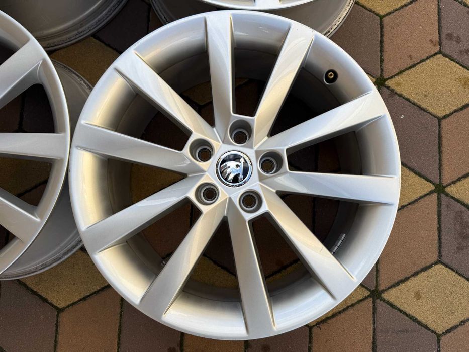 Диски оригінальні для Skoda Octavia, Superb R18 5x112