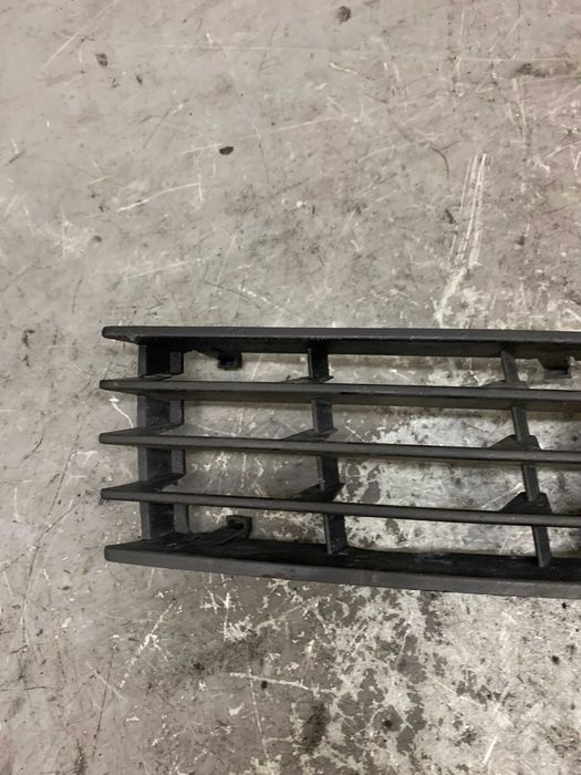 Audi A4 B6 Atrapa Zderzaka Kratka Przód