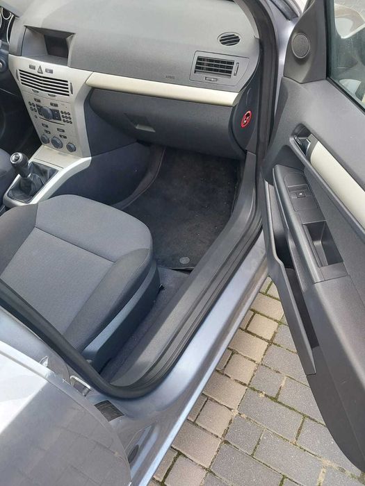 Opel Astra H 1,4 B nowy rozrząd, niski przebieg 153 tysiące. ZAMIANA
