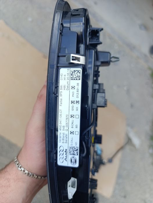 Плафон салона Audi Q7 2015-2020г черный. Оригинал