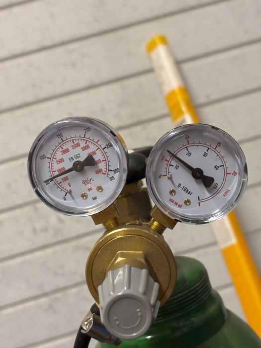 Uchwyt spawalniczy TIG LIFT z zaworkiem 17V butla Argon WTYK MAŁY SK25
