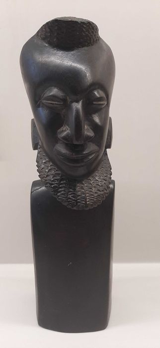 Estátua africana em pau preto