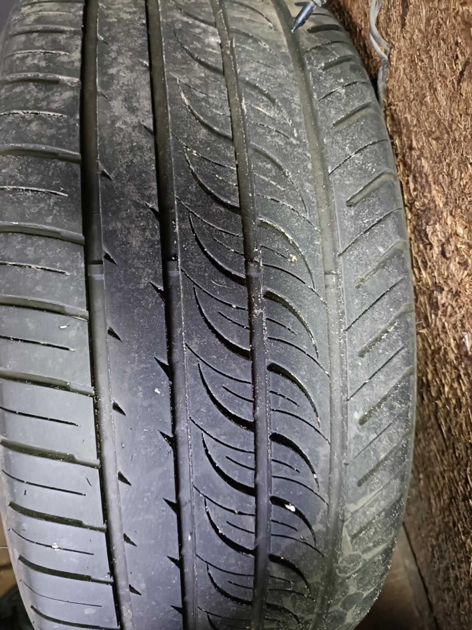 Oryginalne felgi 18 Audi A4 B8 z oponami 23/24r
