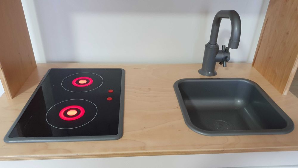 Дитяча кухня Ikea + посуд в подарунок