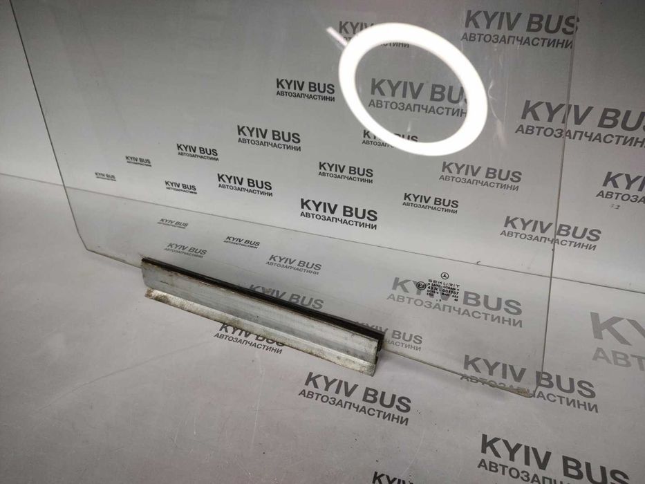 Скло дверей пасажирських Спринтер CDI