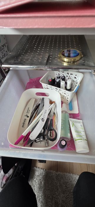 Mesa de estetica e todos acessorios