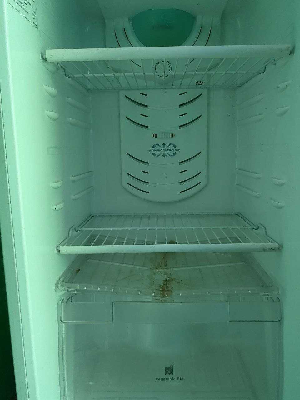 Холодильник Samsung No Frost не морозит