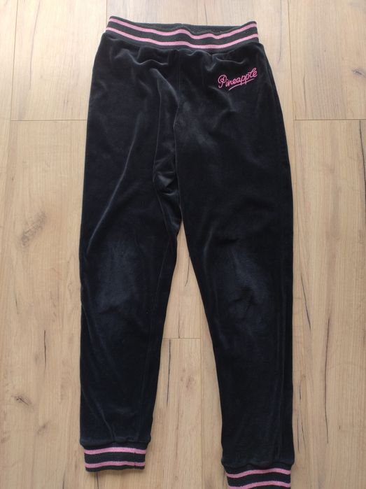 Czarne welurowe spodnie 152 z gumką i różem