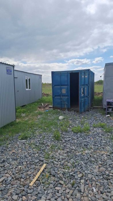 Продаємо та здаємо в оренду морські контейнери 20 футів