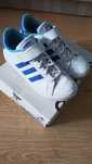 Buty Adidas dla chłopca rozmiar 38.5