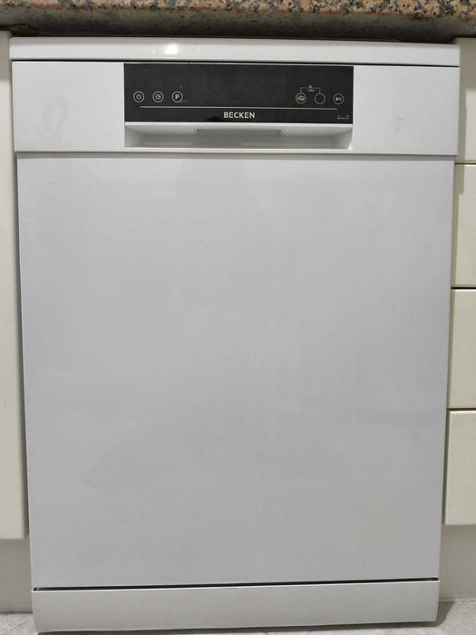 Máquina de Lavar Loiça Becken como nova