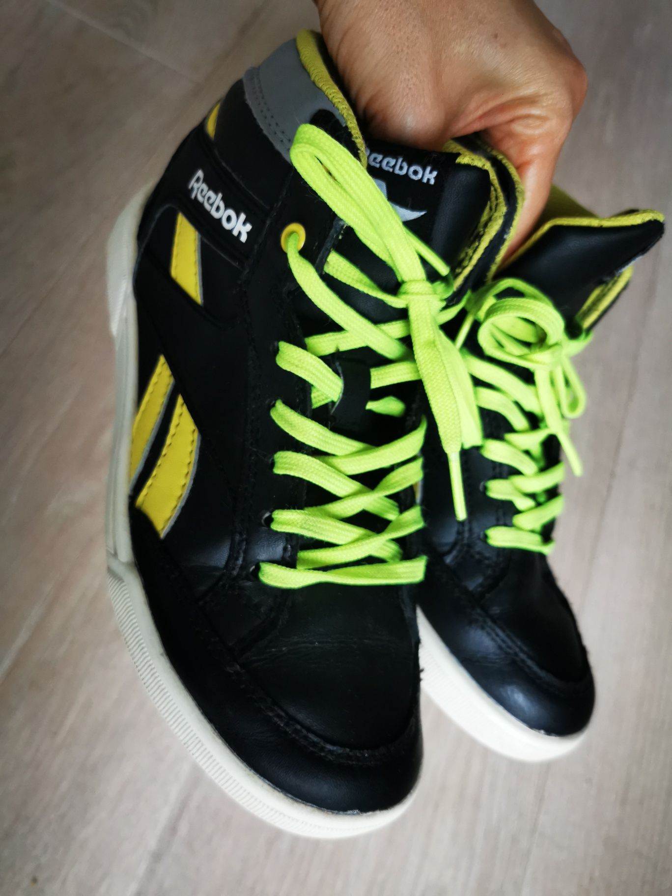 Buty Reebok sportowe zimowe r. 33 bardzo dobry stan