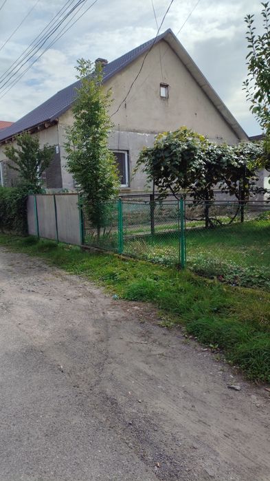 Продаж напівособняку в центрі с.В.Березний