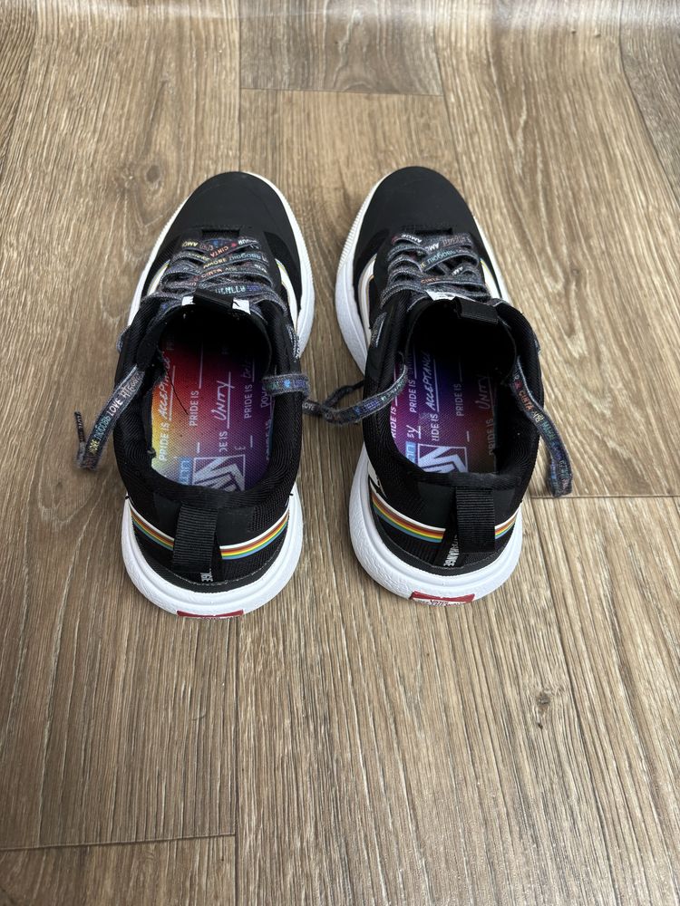 Vans р.42 уст.27см Чоловічі кеди кросівки Ванс UltraRange EXO Pride