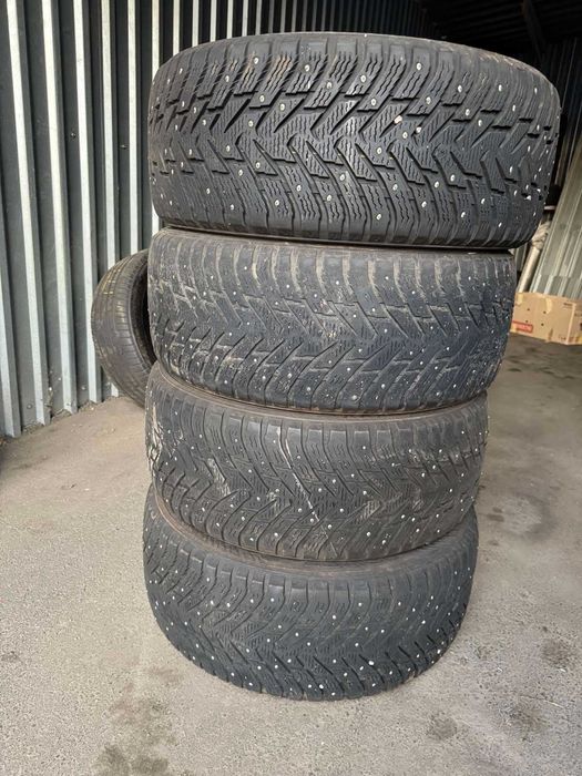 Зимові шини 255/55 R18 Nokian Hakkapeliitta 8 SUV шипи