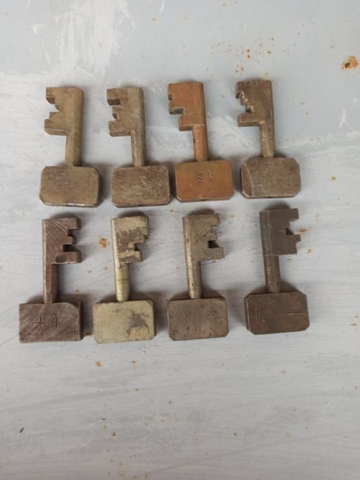 Ключи для замка .