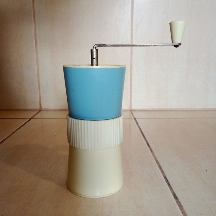 Bakelit młynek ręczny Racibórz  prl