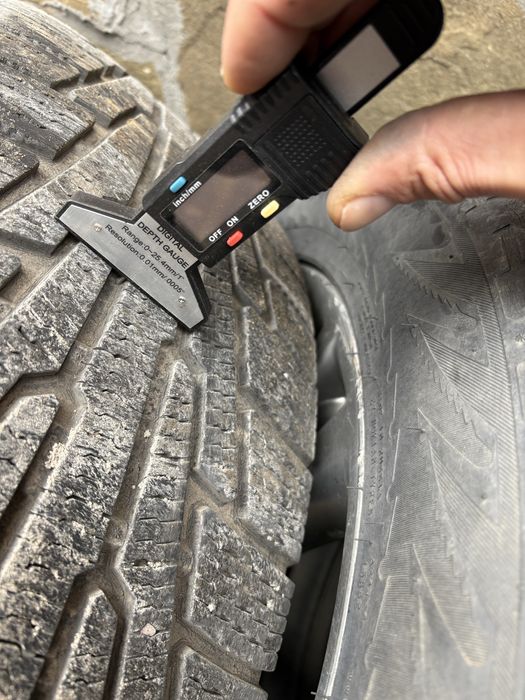 235/60/18 Nokia hk .R зимние