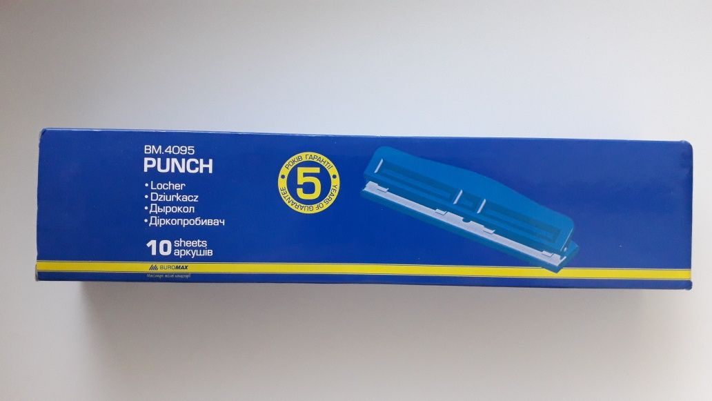 Дырокол на 4 отверстия Buromax, 12 л, черный (BM.4095)
