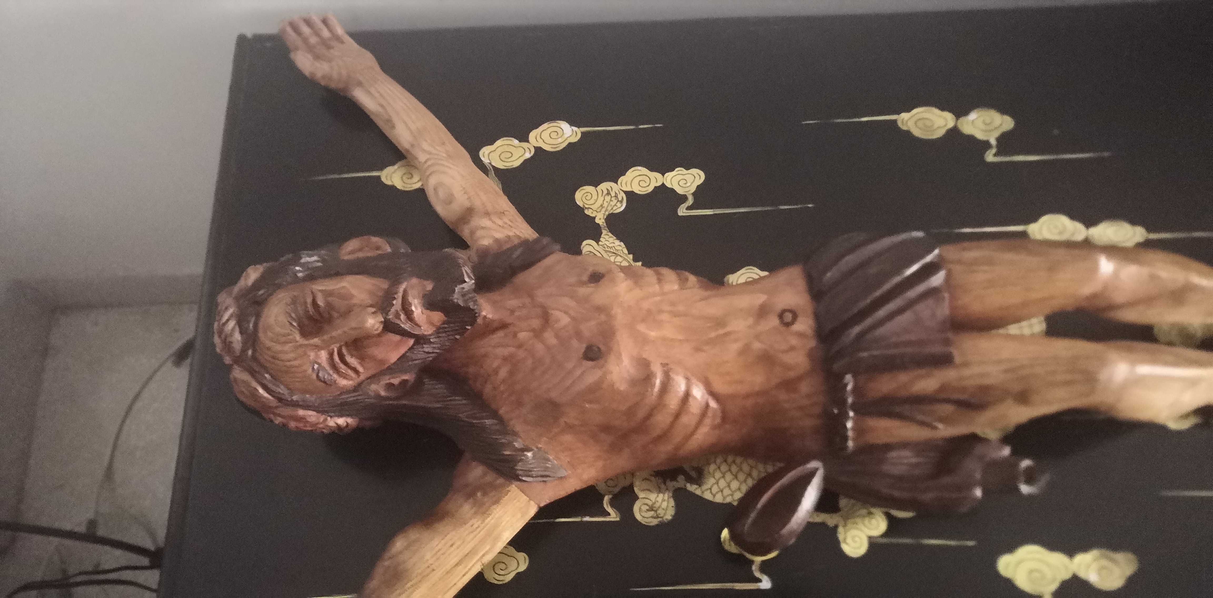 Cristo em madeira de talha peça unica