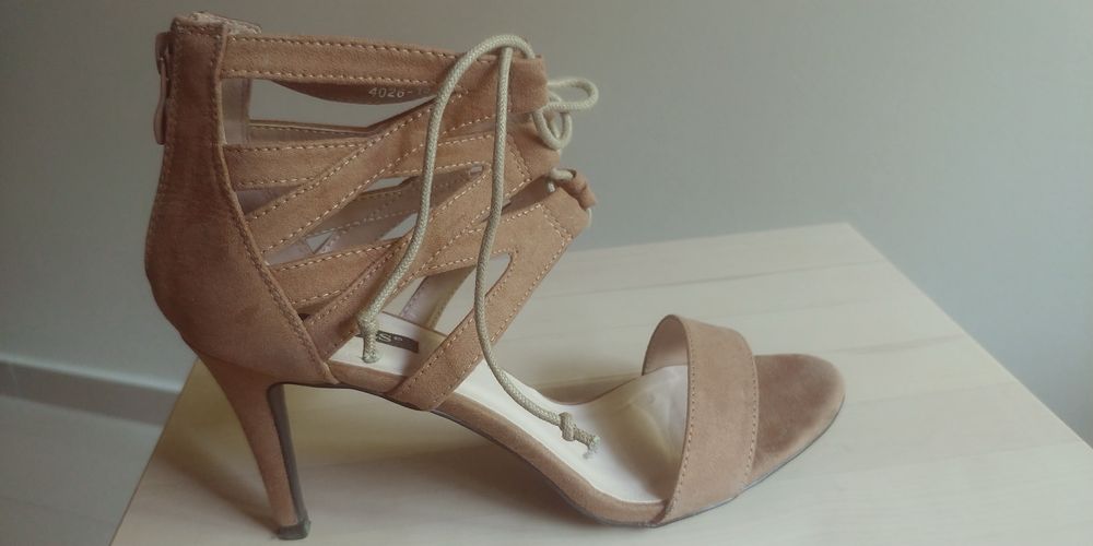 Buty damskie VICES (beżowe, rozmiar 39)