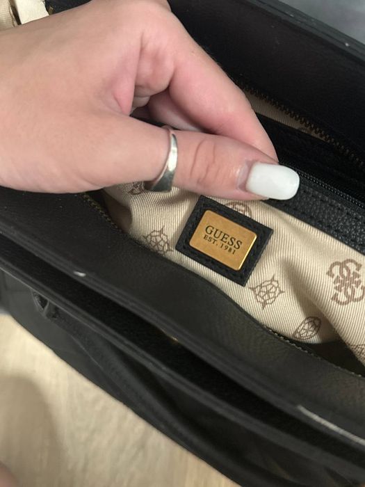 Сумка тоут Guess