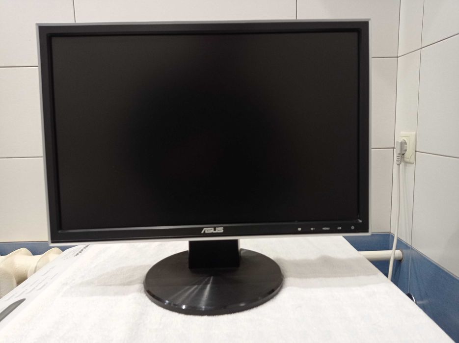 Монитор Asus 19 дюймов.