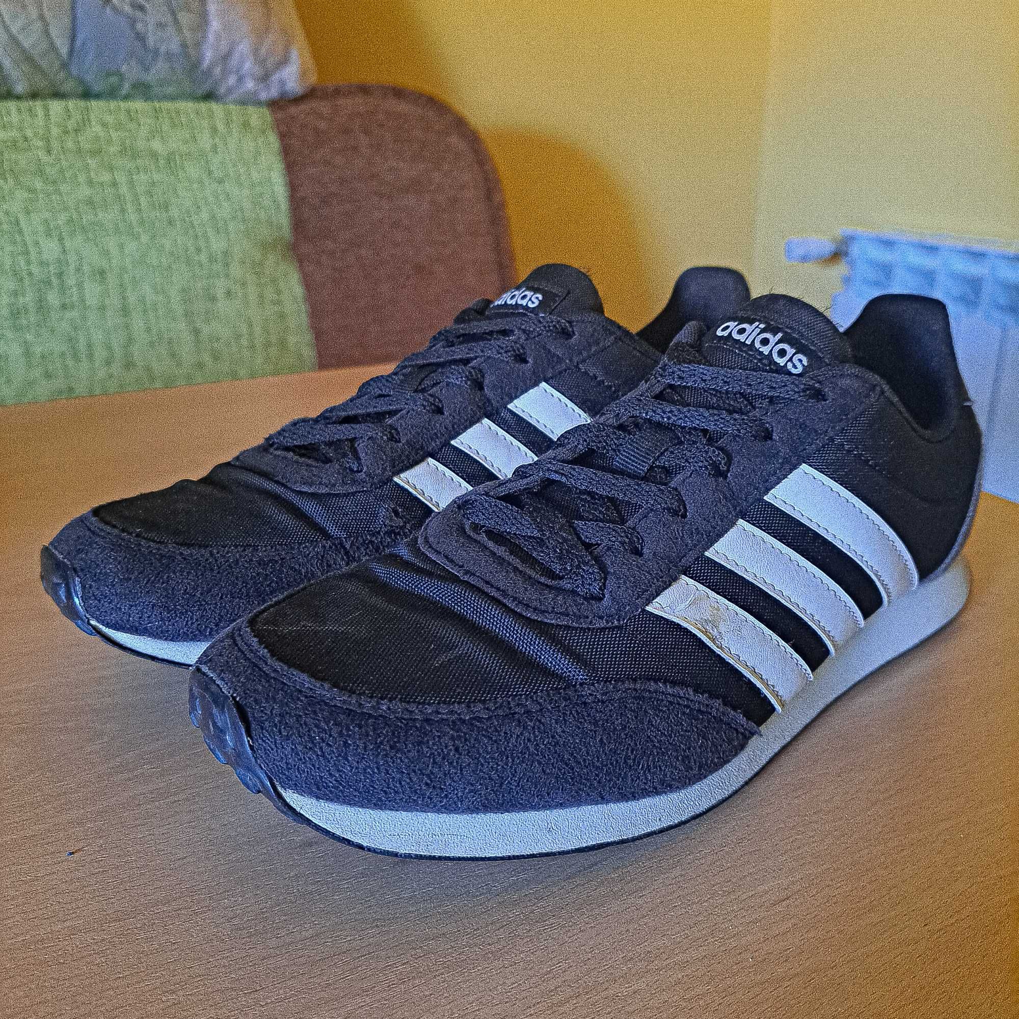 Buty ADIDAS V Racer 2.0 ( BC0106 ) - rozmiar 40