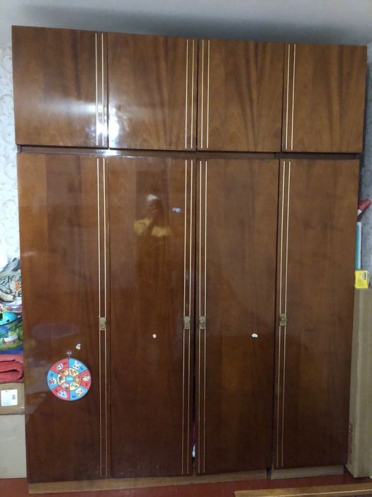 Продаю Шкаф на чотири двері