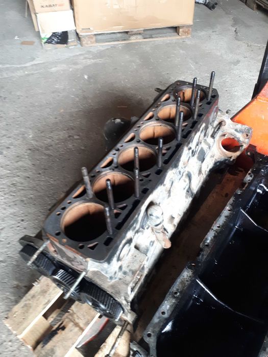 Blok silnika Zetor Ursus 6 cylindrowy. Jak nowy. 500 mth. Polecam