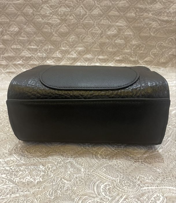 Елегантна шкіряна, красива сумочка