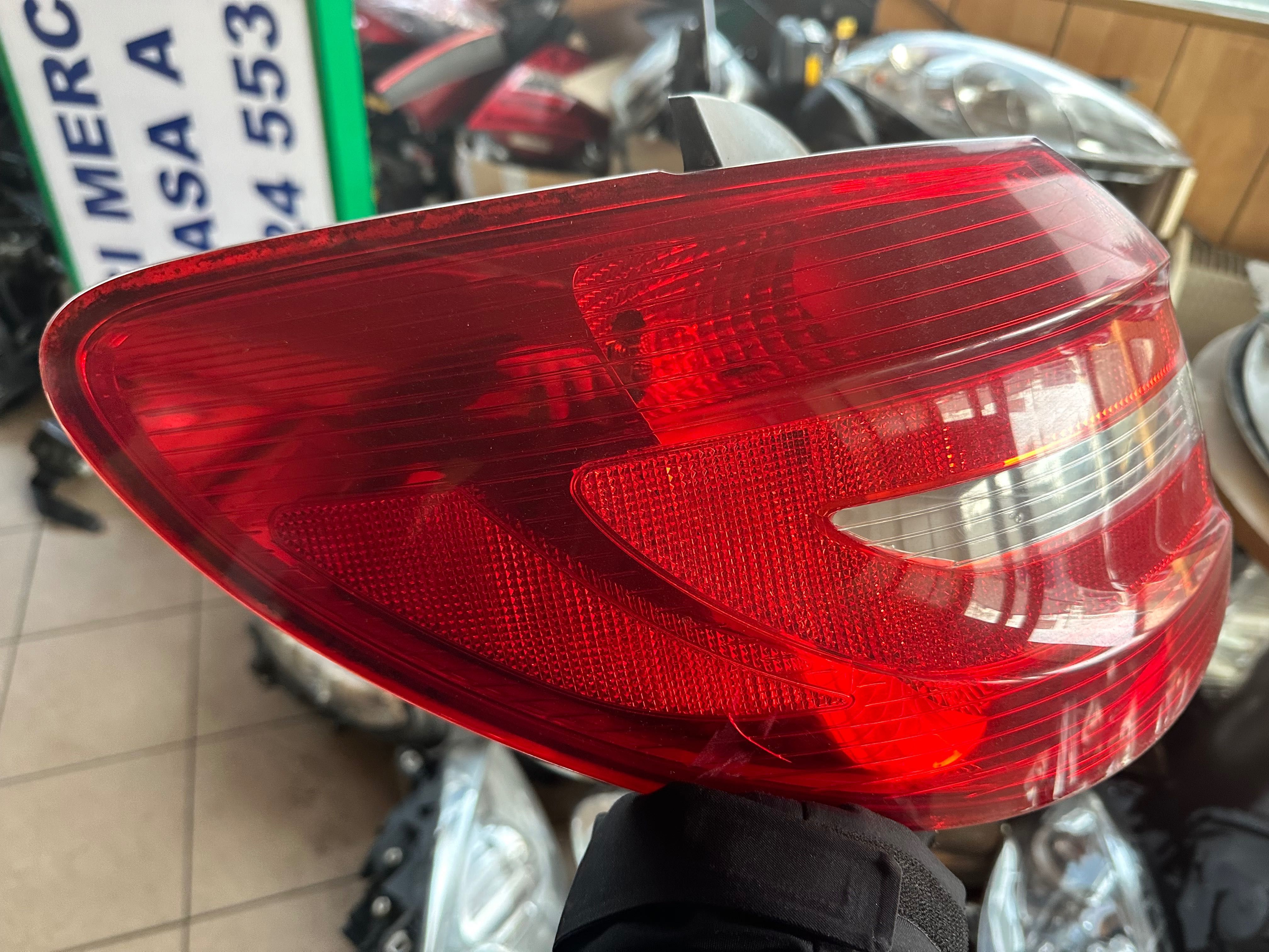 Mercedes b klasa w246 Lampa TYŁ TYLNA w Błotniku lewa części