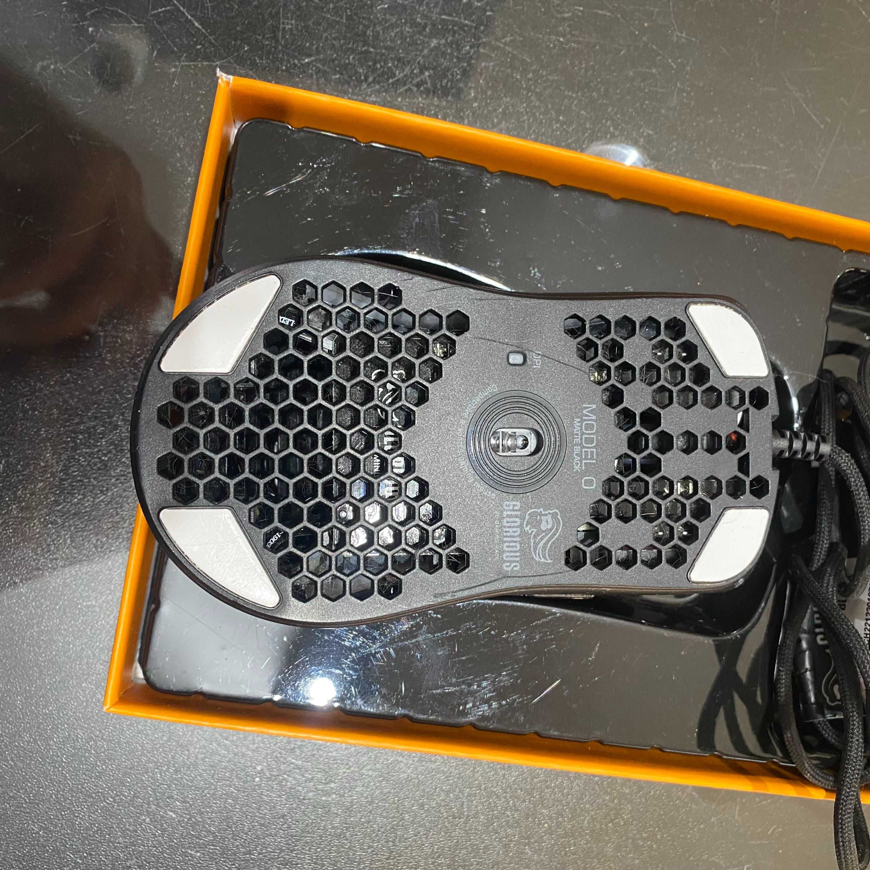 Myszka Gamingowa | GLORIOUS MODEL 0 | USB | RGB |