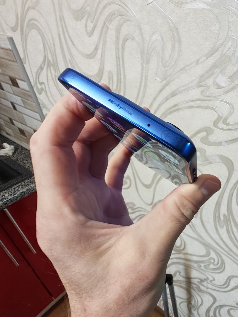 Ще на гарантії Motorola edge 50 neo 8/256  смартфон , стан нового