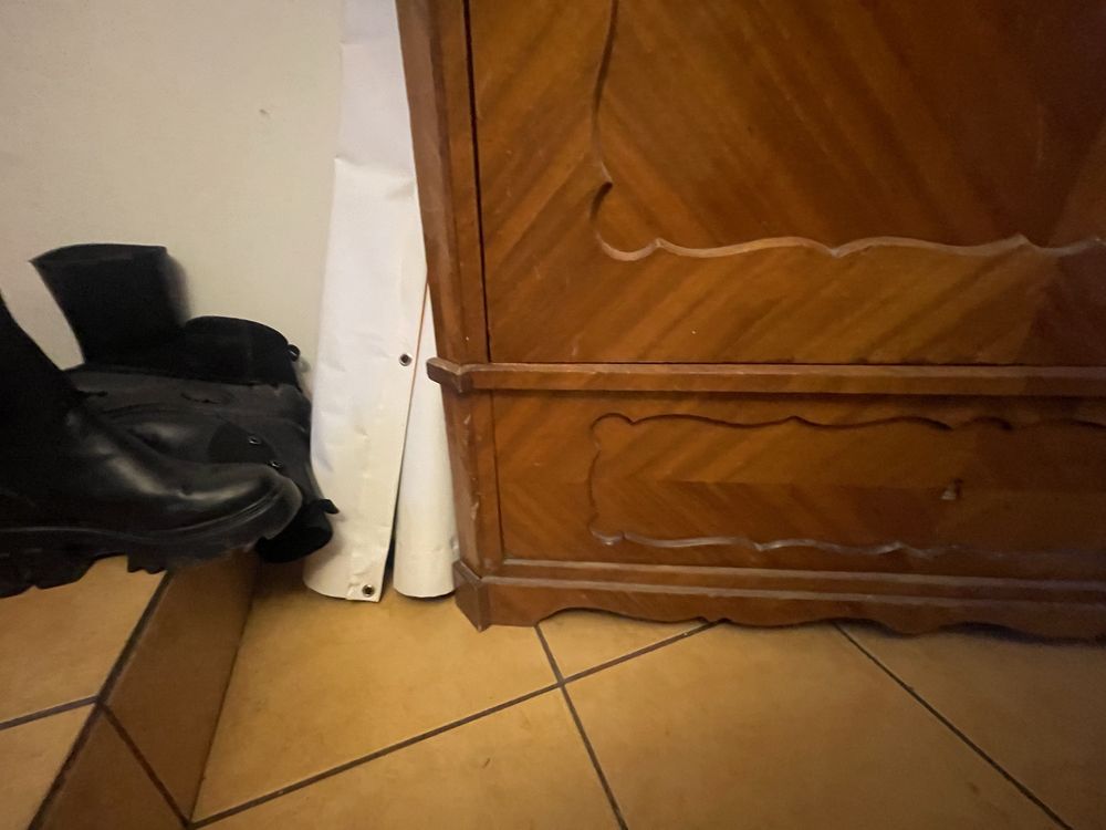Stara szafa bieliźniarka