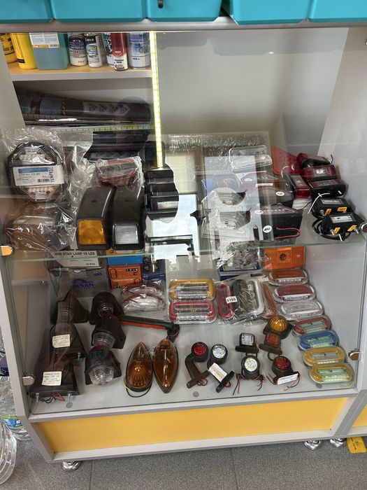 Вітрина під склом