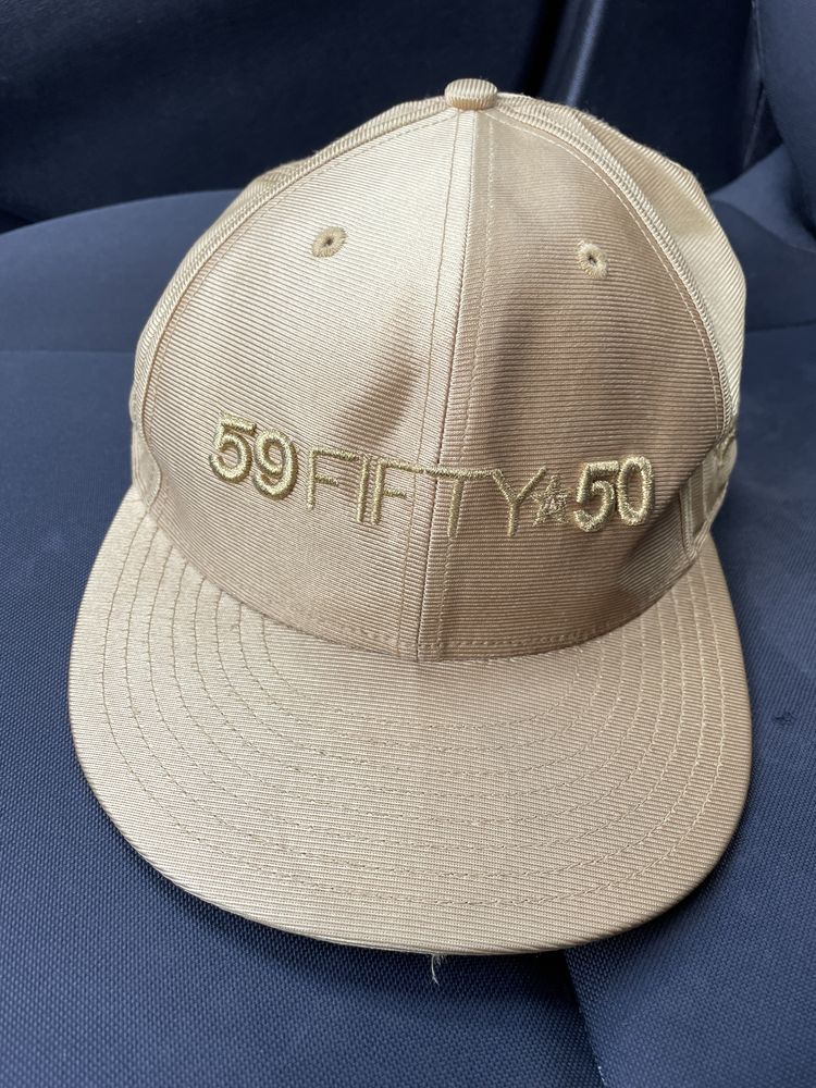 New Era 59fifty at 50, złota czapka z limitowanej wersji