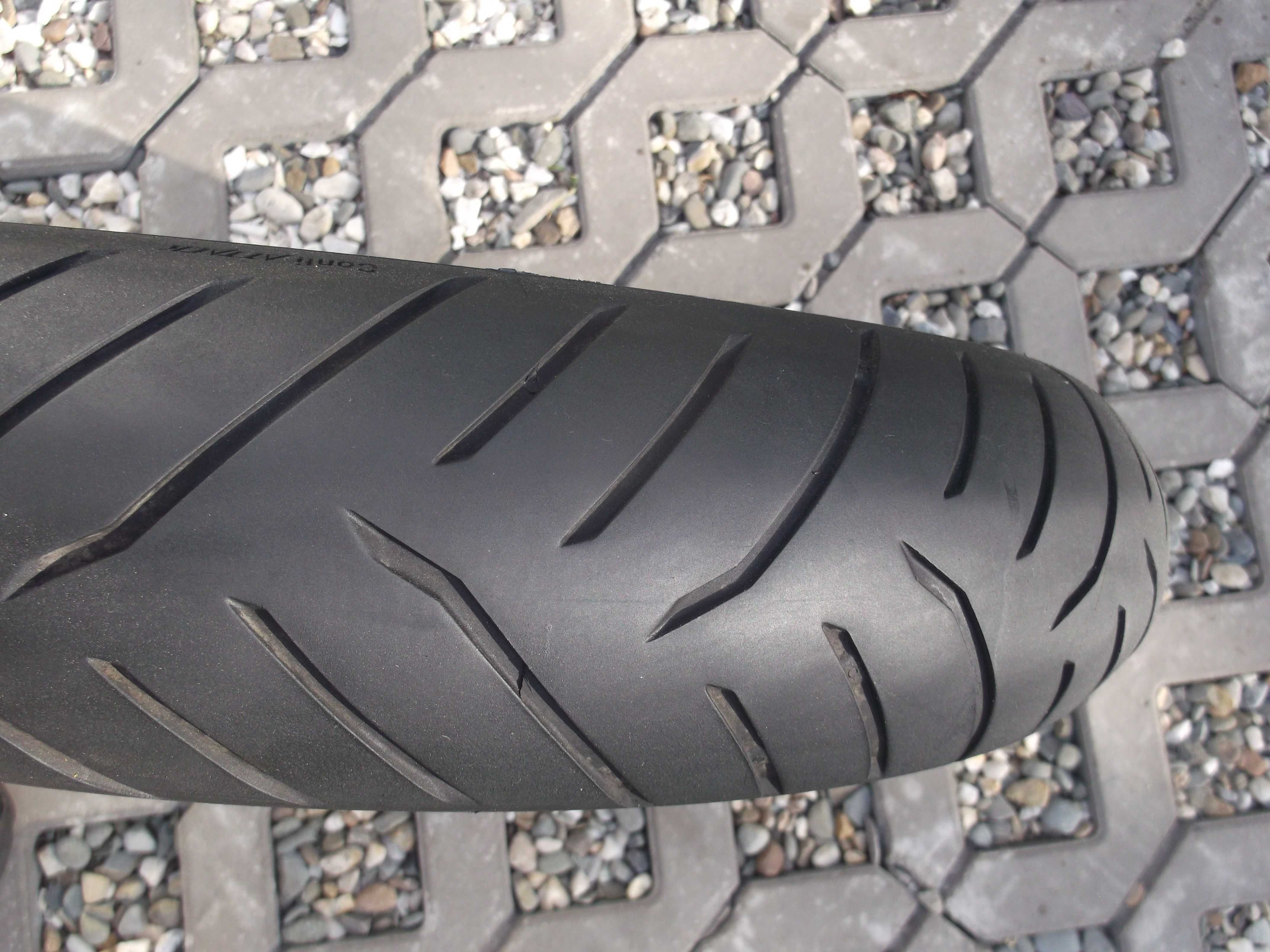 opona 120/70ZR17	 Coninental Conti Road Attack 4	dot1623 3,2mm