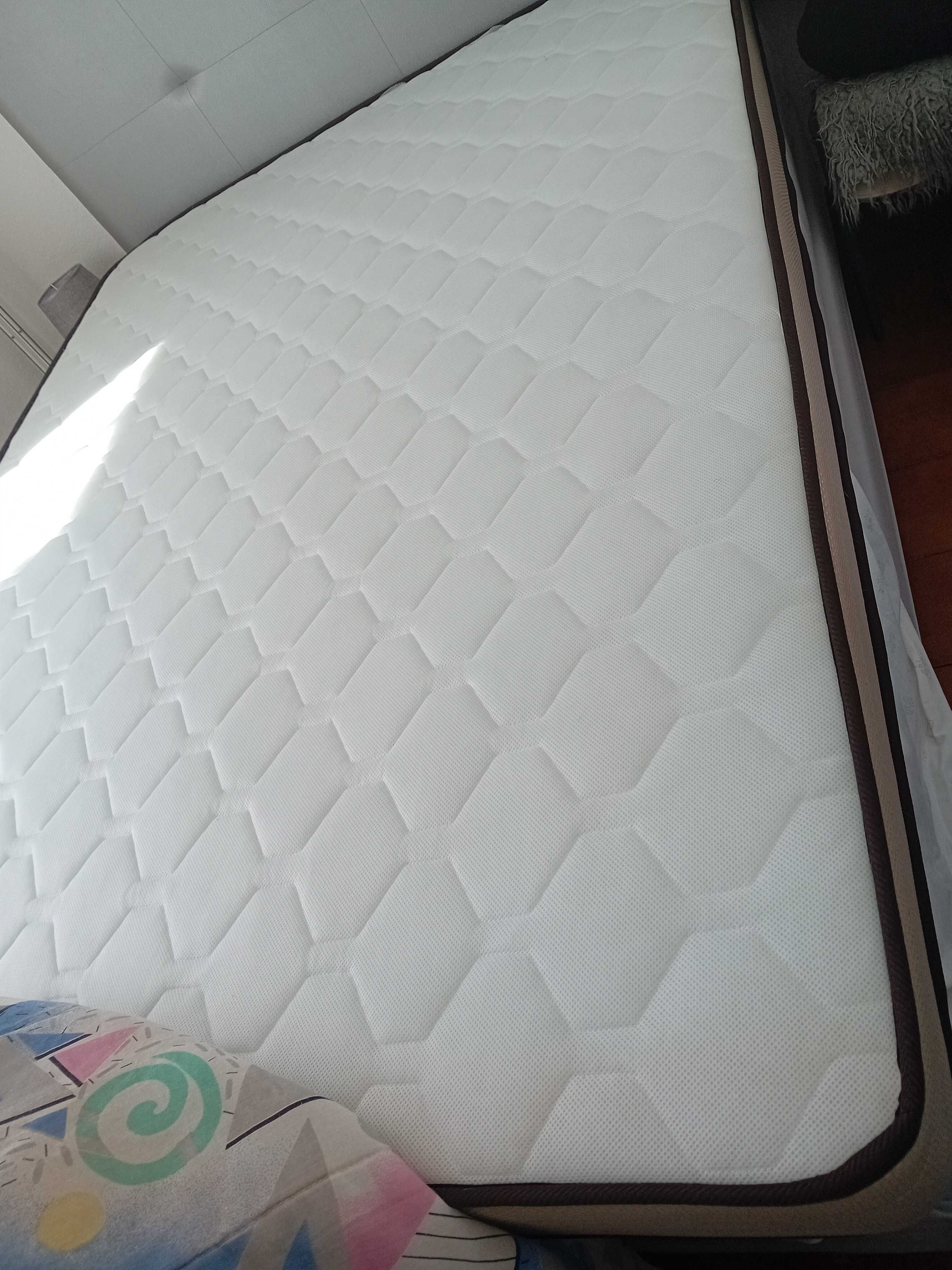 Vendo colchão casal novo