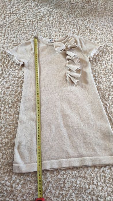 Beżowa złota sukienka 4-6l H&M dzianinowa sweterkowa