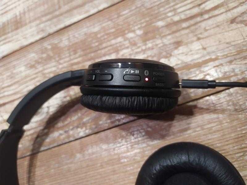 Беспроводные наушники JVC HA-S30BT