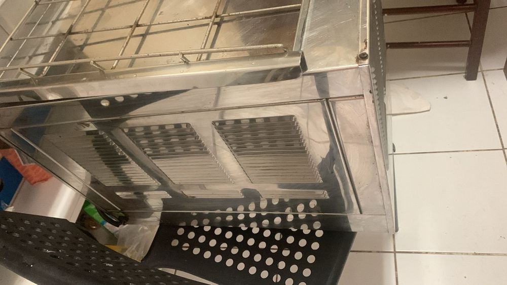 Torradeira quase nova com pouco uso