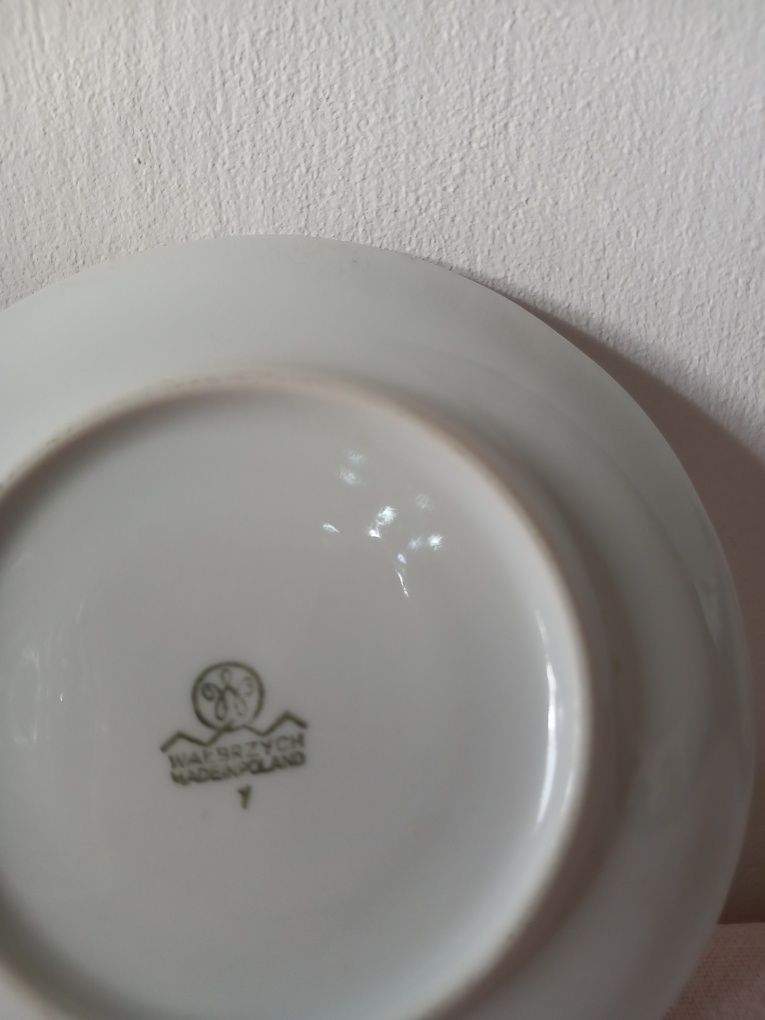 Spodek podstawka pod filiżankę porcelanowa