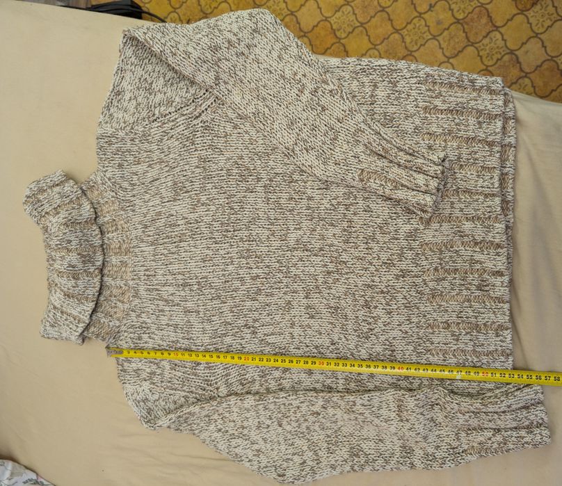 Віддам светри, сукню
