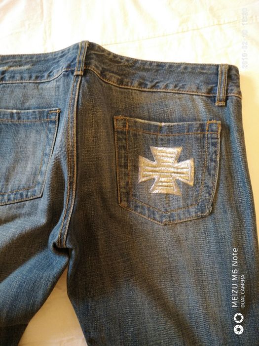 Модные джинсы прямые