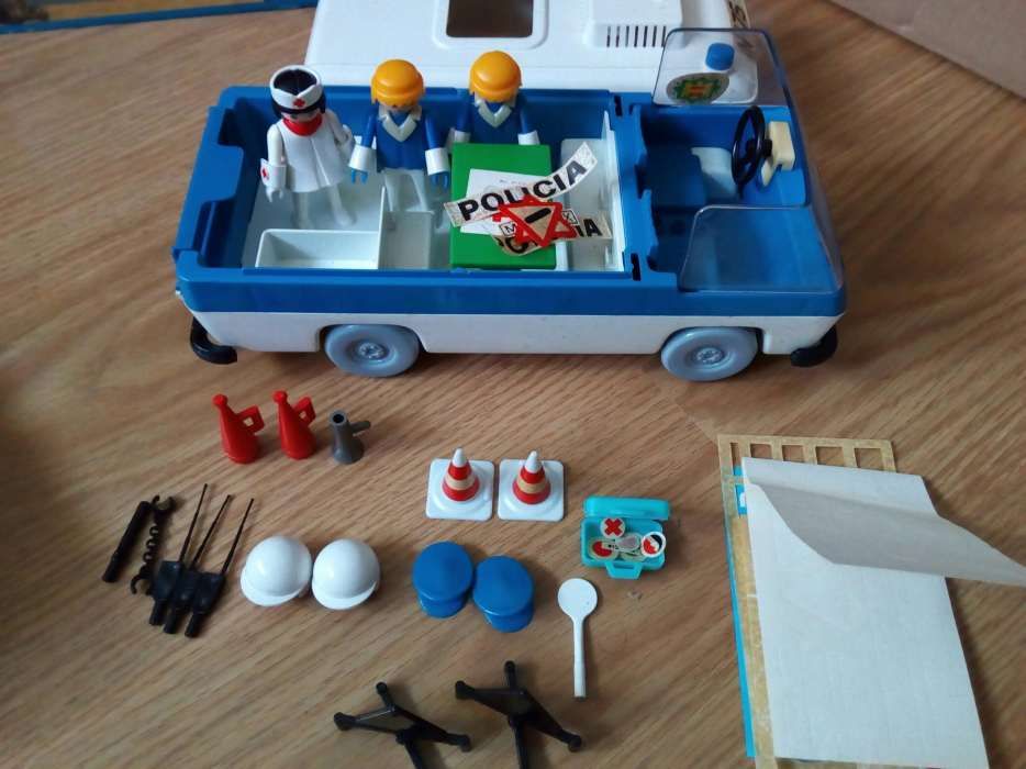 Carrinha de policia playmobil com caixa original 1977 Modelo 3253